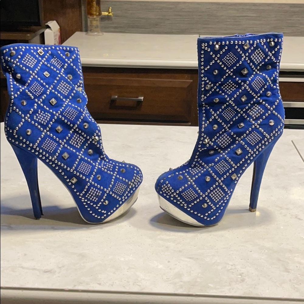 Shoes - Picture 2 of 3